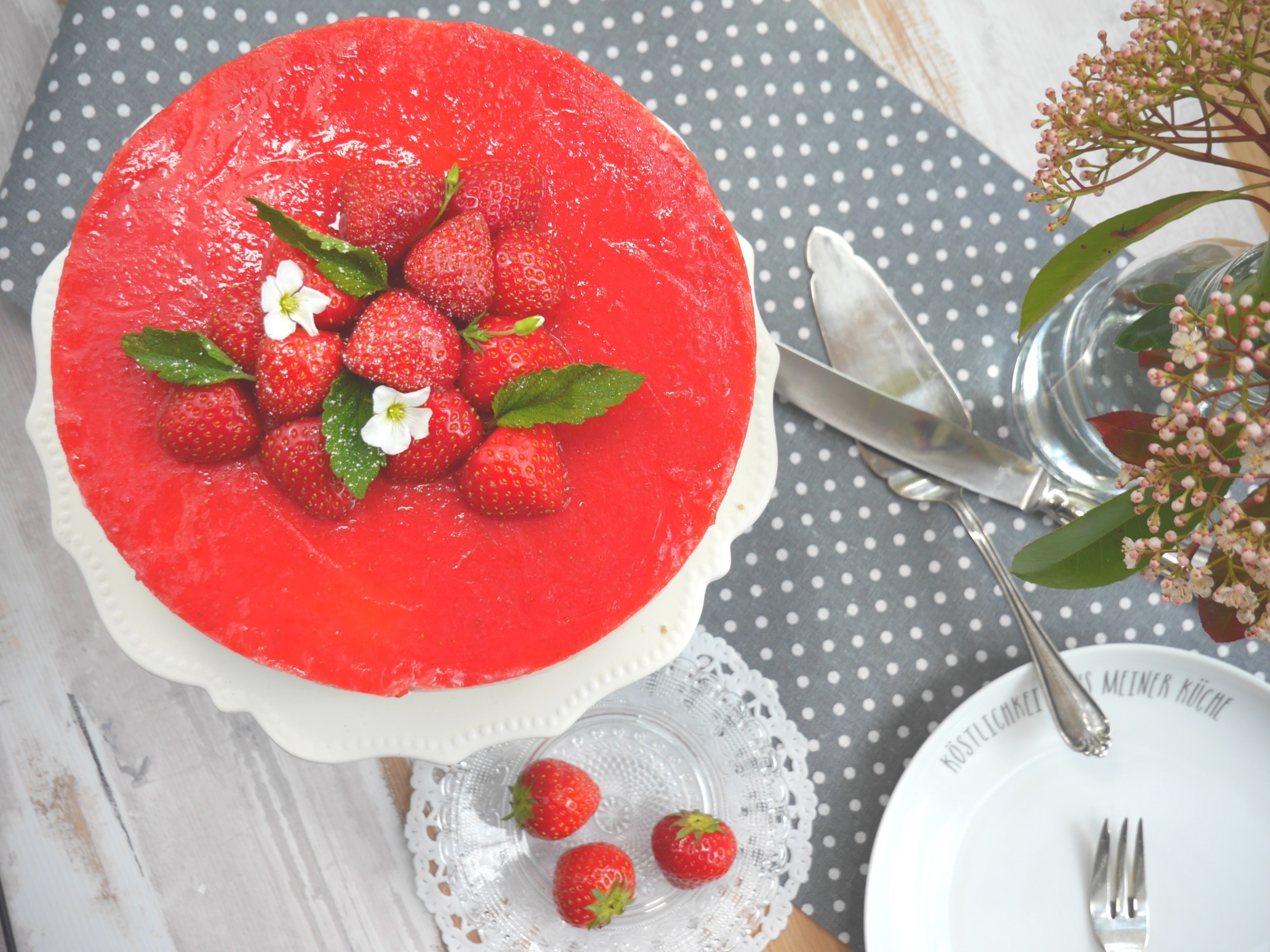 sensationelle Erdbeer-Schichttorte – Süße PhiloSophie